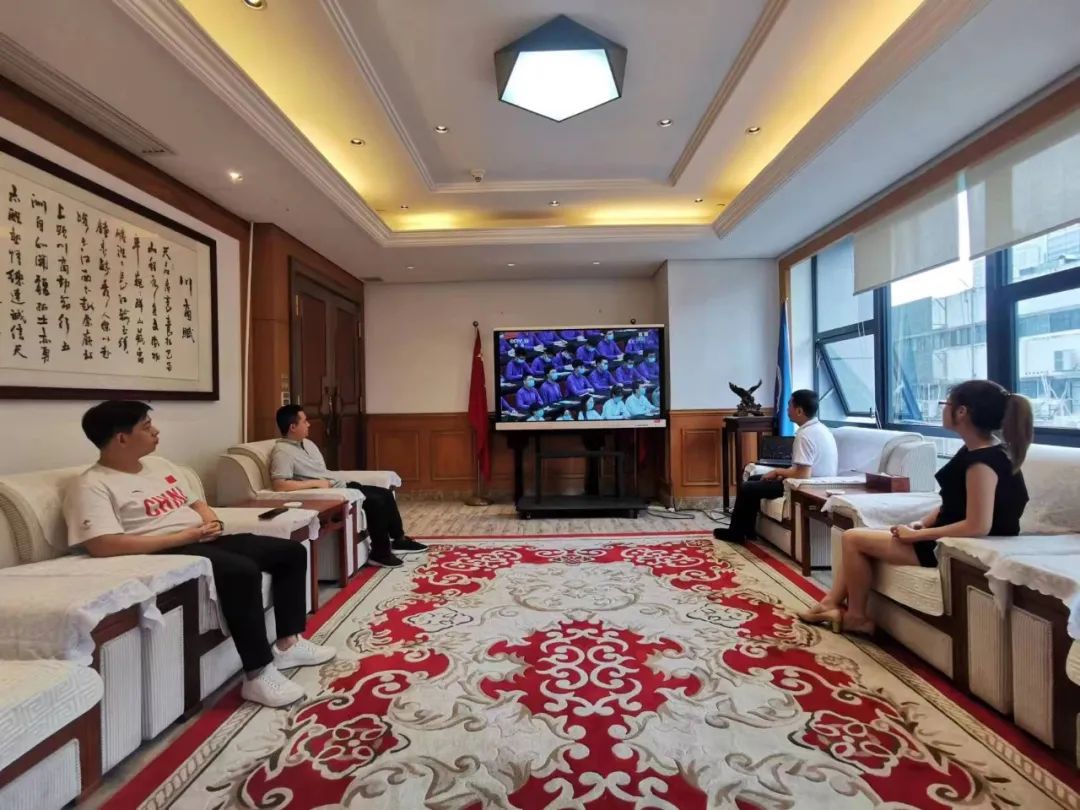 【党团活动】百年青春逢盛世 凝心聚力踏征程——深圳市四川商会团委组织企业收听收看庆祝中国共青团成立100周年大会(图1)
