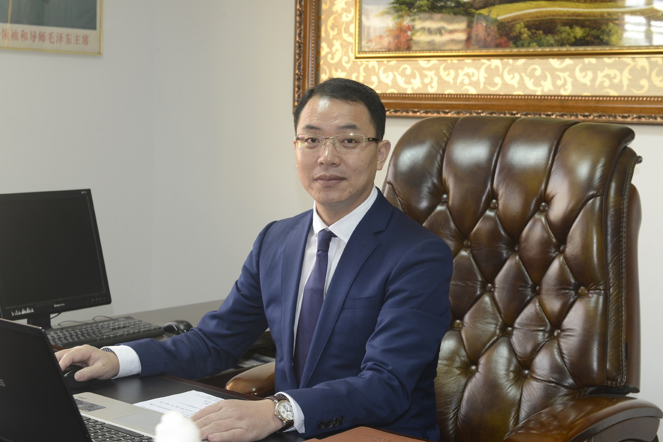 刘跃 理事长 (图2) 刘跃1.jpg